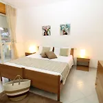 House Camelia 600 Meters From The Apartment La Caletta